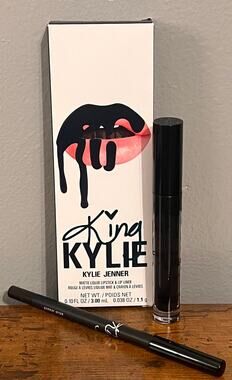 Kylie Cosmetics King Kylie Matte Lip Kit DEAD OF KNIGHT Black Lipstick BNIB
